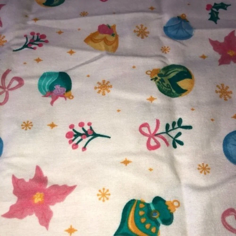 The Big One Disney Standard Pillowcase Set (2) Holiday Princess‎ Ornament Print
